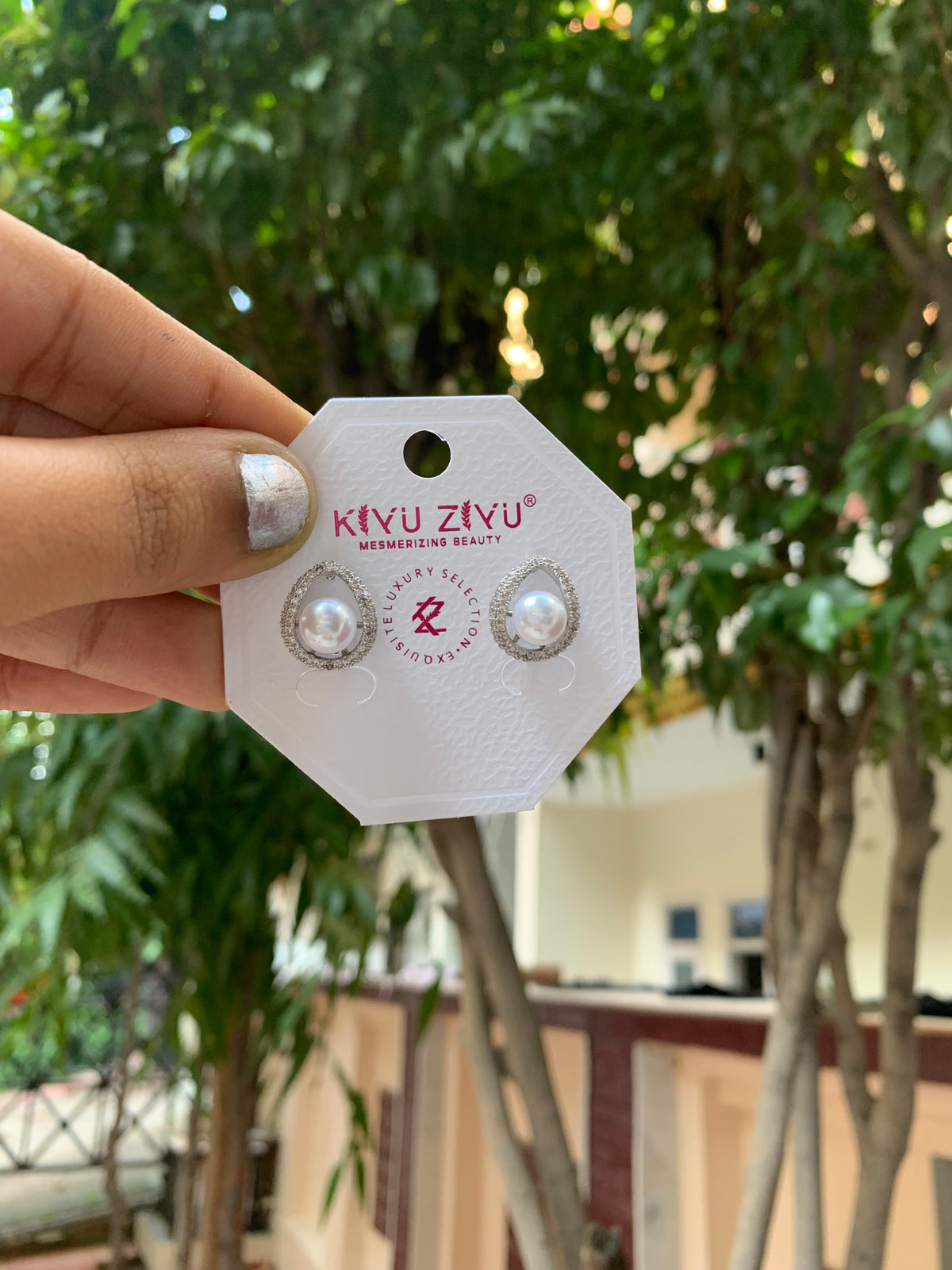 Silver Pearl anti tarnish studs