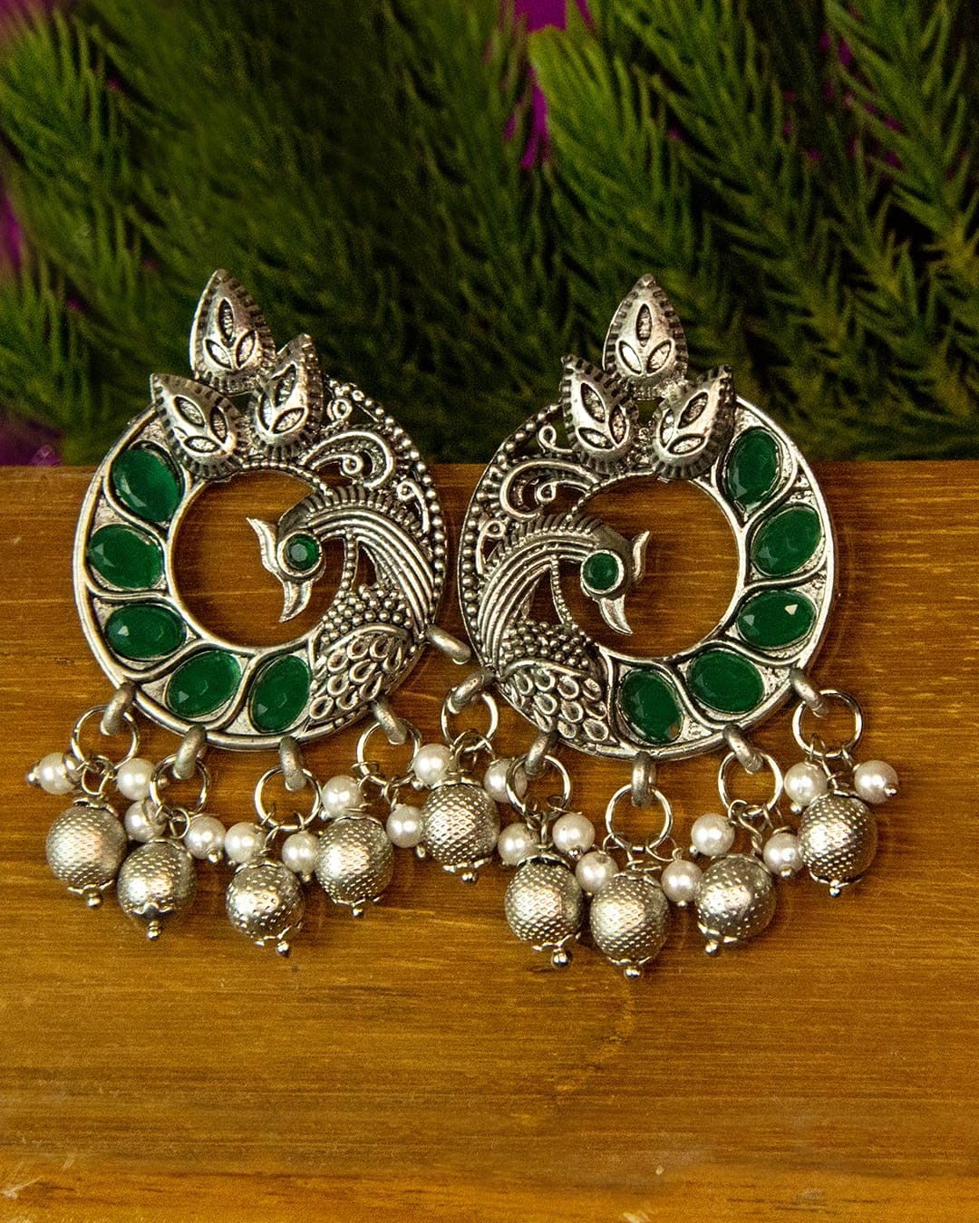 Green oxidised pearl earrings